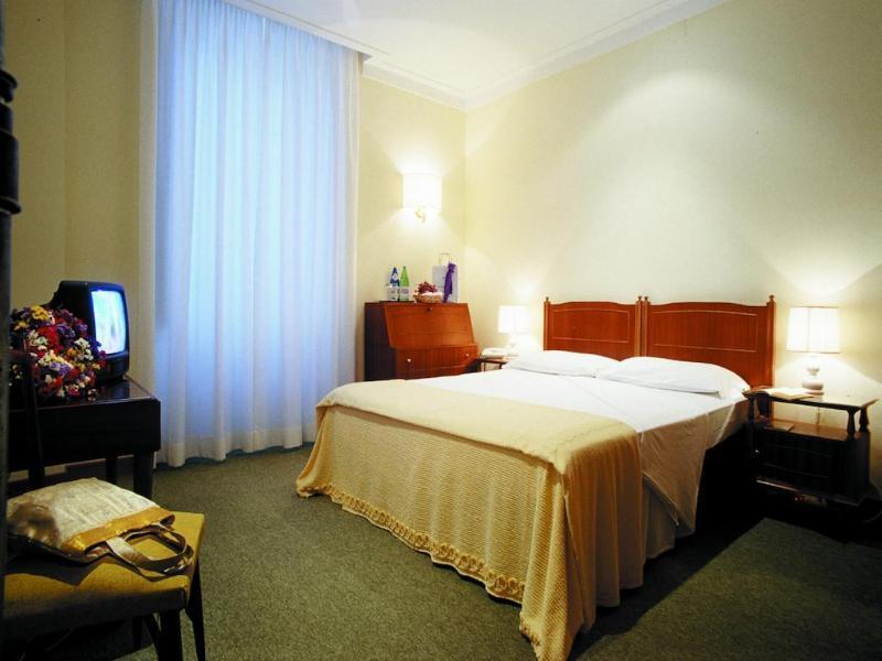 Hotel Touring Wellness & Beauty Fiuggi Exteriör bild