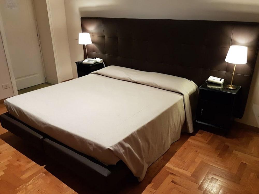 Hotel Touring Wellness & Beauty Fiuggi Exteriör bild
